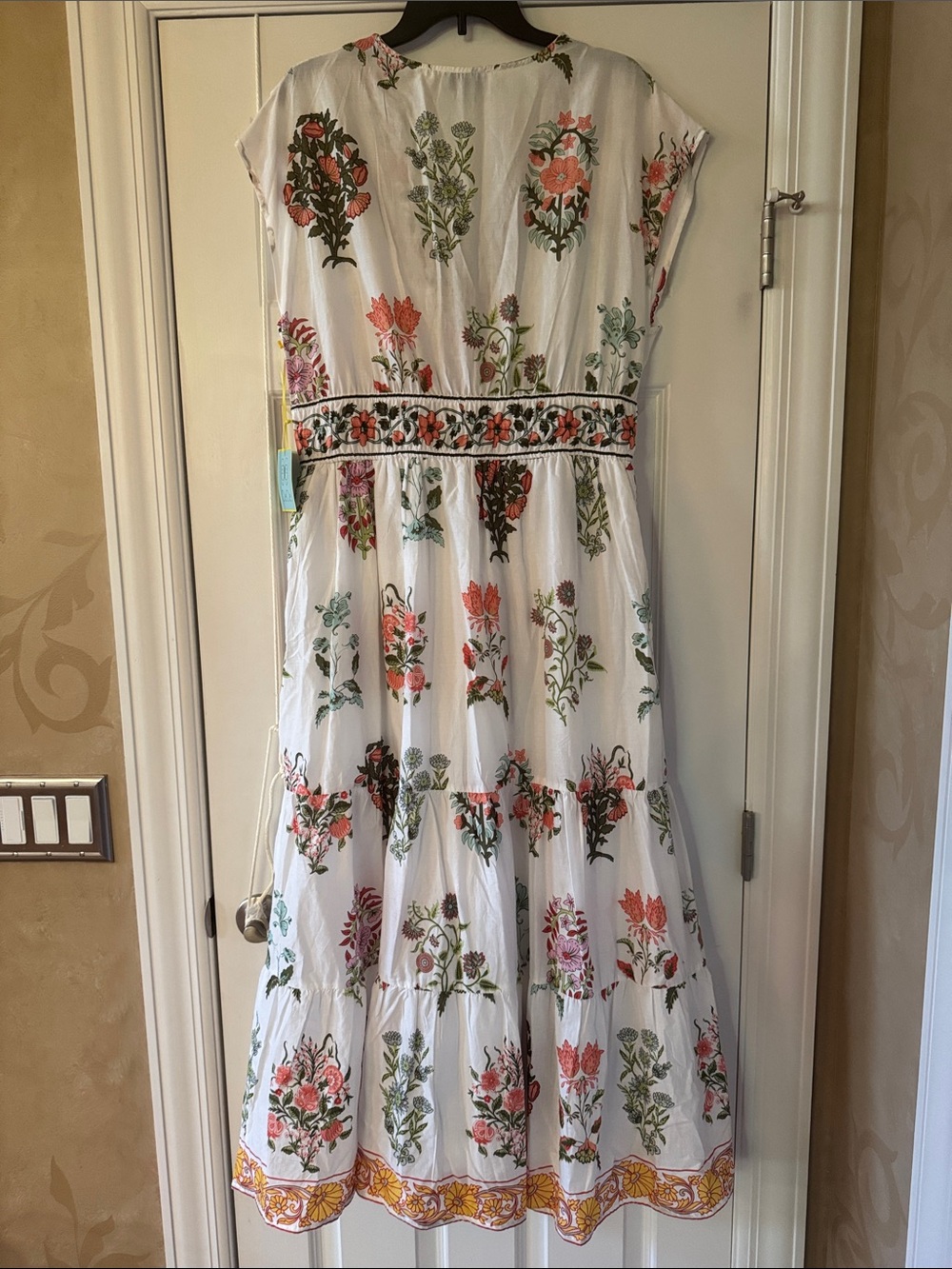 CeCe White Floral Maxi Dress with V-Neck and Drawstring Waist - Size Lg - NWT - Picture 4 of 8